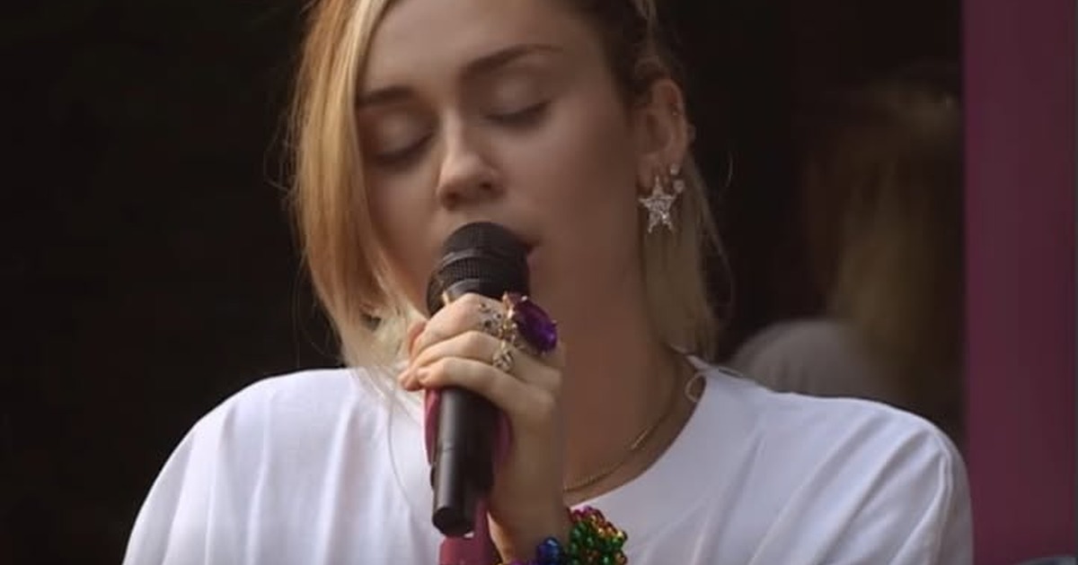 Miley Cyrus Gives “The First Time Ever I Saw Your Face” a Soulful Live Lounge Reading