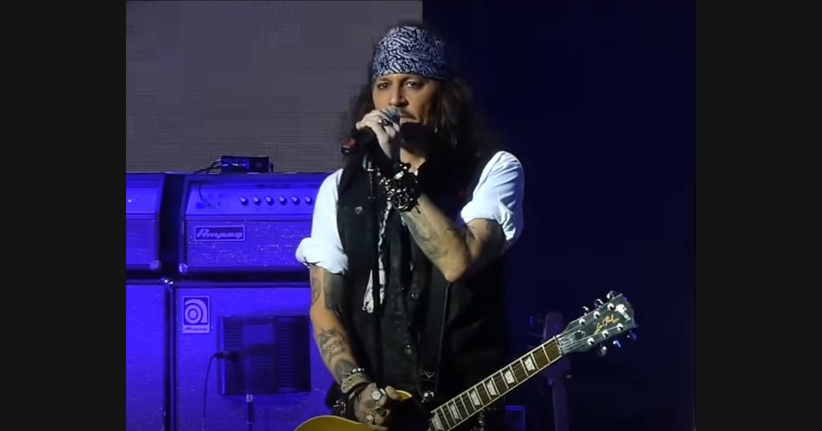 Johnny Depp Leads the Hollywood Vampires Through David Bowie’s “Heroes”