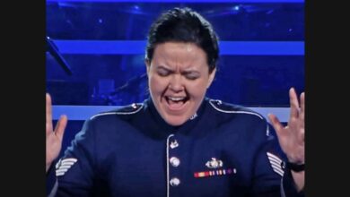 The Singing Sergeants Build “Hallelujah” from Layered Voices