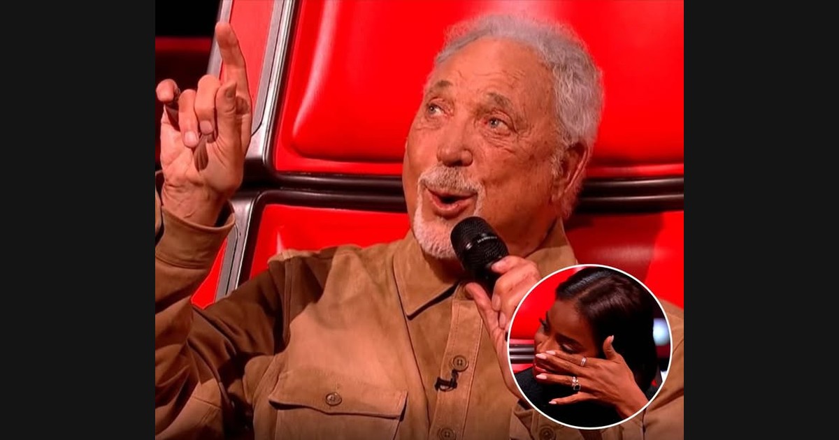 Tom Jones Turns His Voice UK Chair into a Stage for “Tower of Song”