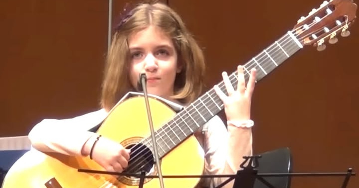 Seven-Year-Old Konstantina Andritsou Gives Tárrega’s ‘Capricho Árabe’ a Focused Concert Reading