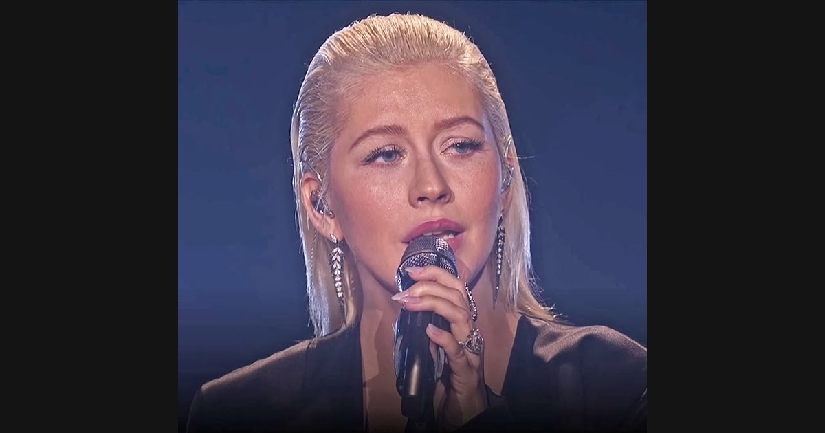 Christina Aguilera Revisits Whitney Houston’s Bodyguard Songs at the AMAs