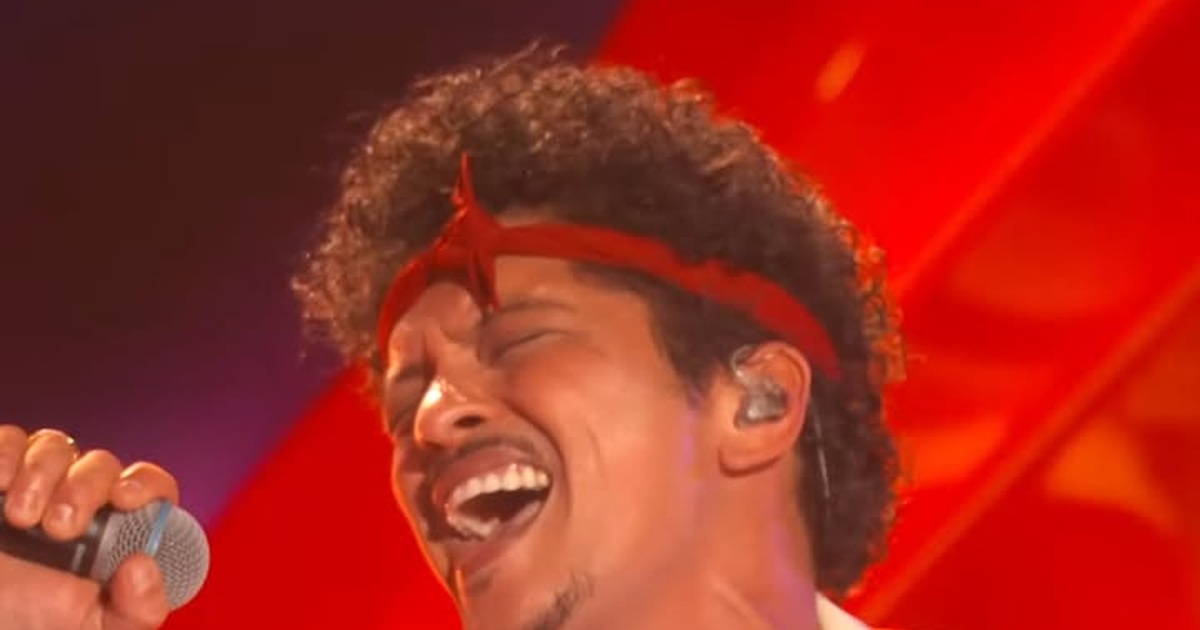 Bruno Mars Brings ‘I Just Might’ to the 2026 Grammy Stage