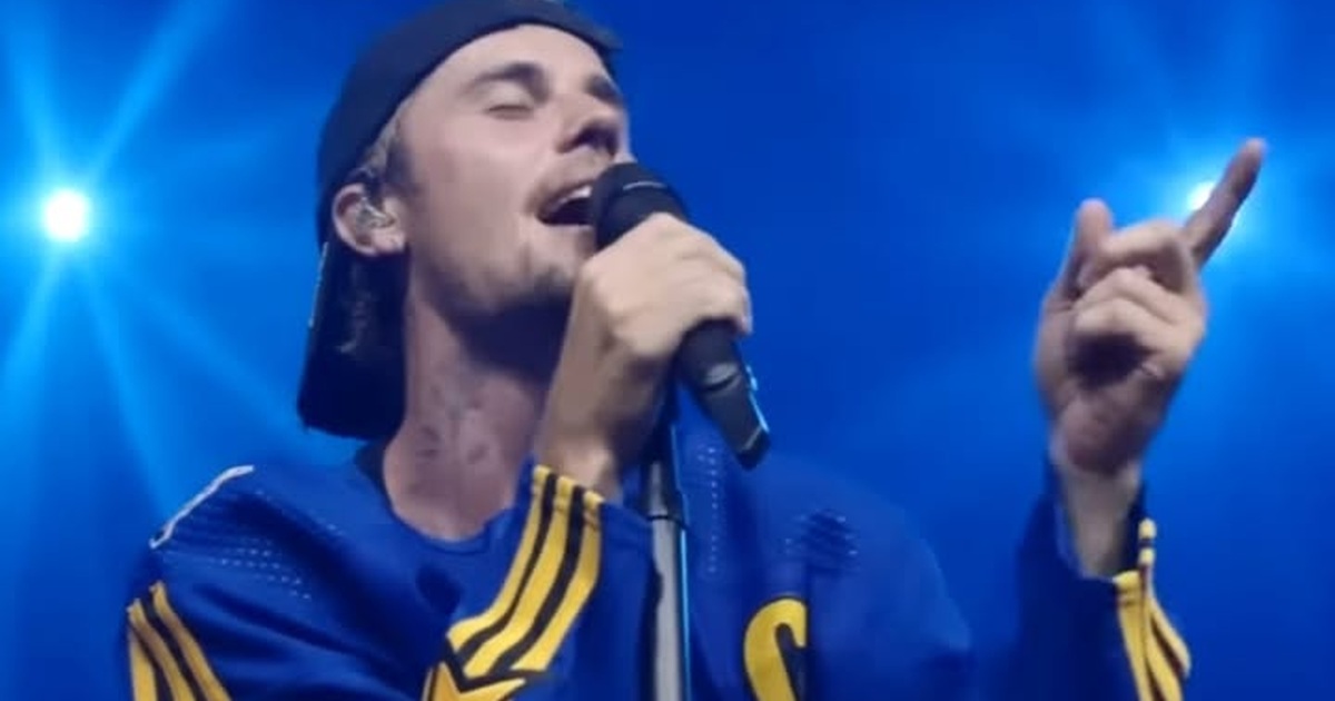 Justin Bieber Gives SZA’s ‘Snooze’ an Acoustic Toronto Performance