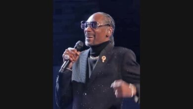 The Voice Coaches Join Snoop Dogg for “Heartache Tonight”