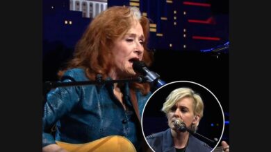 Brandi Carlile and Bonnie Raitt Share “Angel From Montgomery” at the ACL Hall of Fame