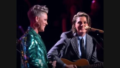P!nk and Brandi Carlile Honor Dolly Parton With “Coat of Many Colors”