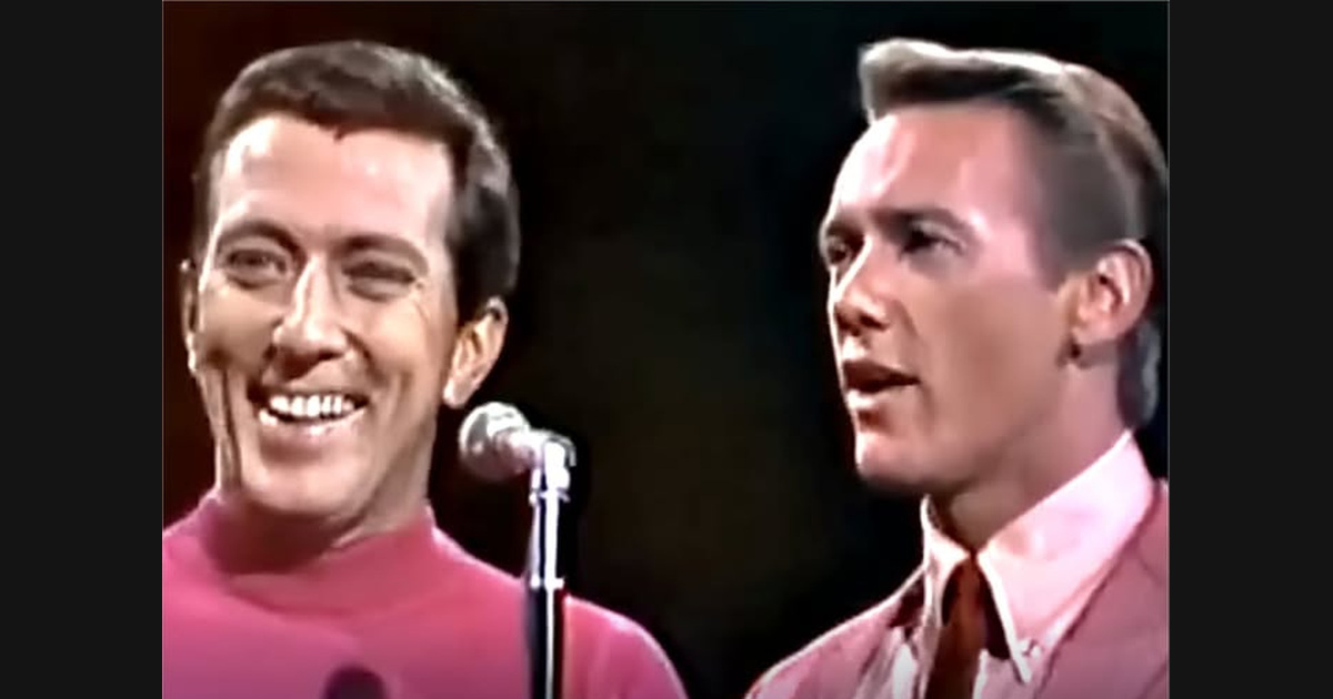 Bobby Hatfield Carries “Unchained Melody” in a 1965 Television Performance