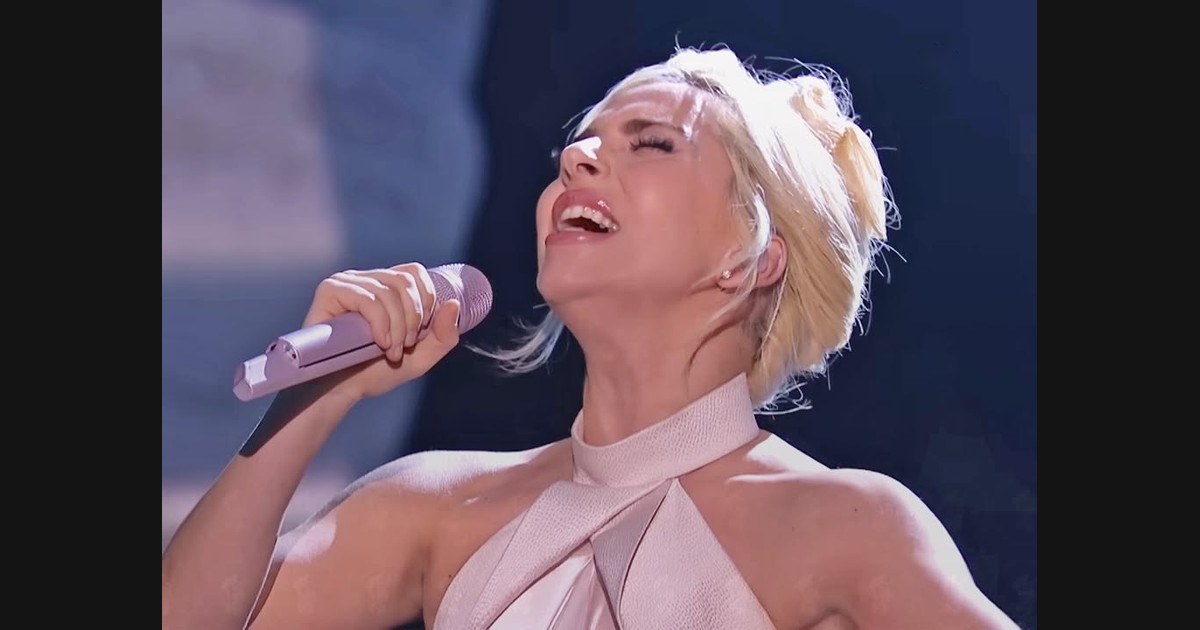 Gaga’s Voice Leads the Royal Variety “Million Reasons”