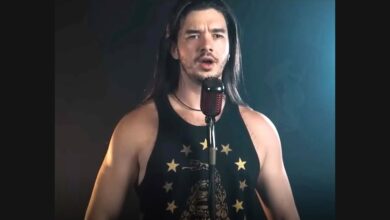 Dan Vasc Builds “Amazing Grace” Through Vocal Contrast