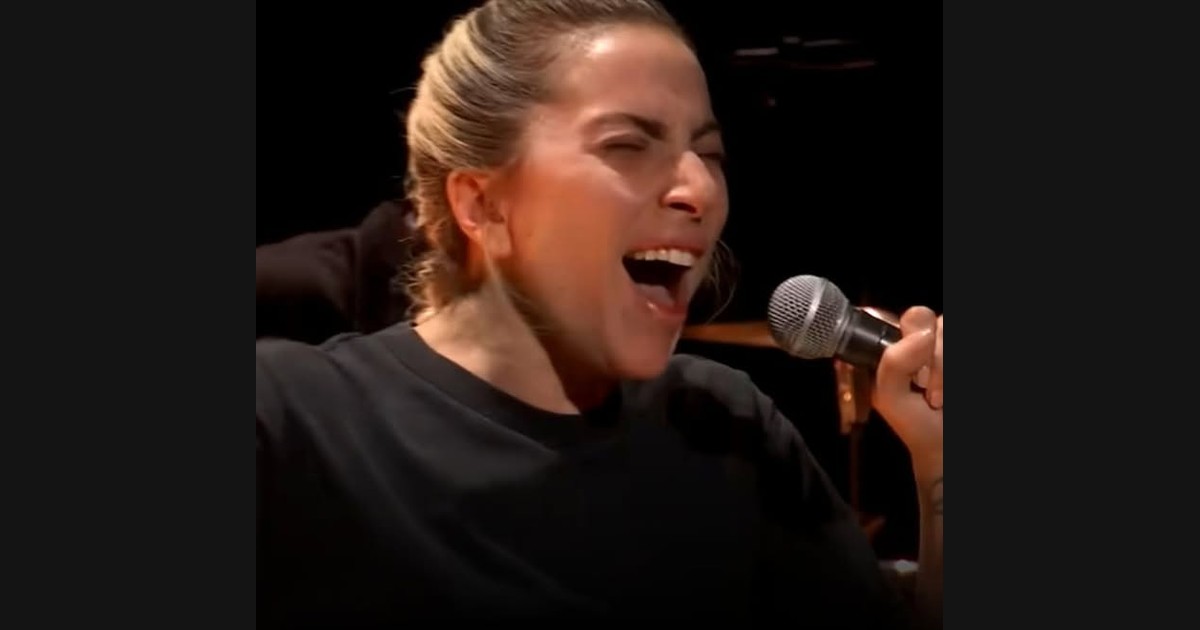 Gaga Gives “Hold My Hand” an Exposed Oscars Setting