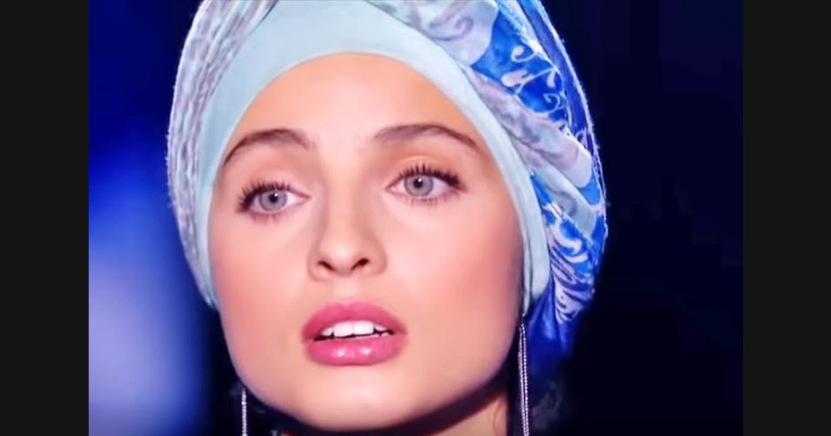 Mennel Ibtissem Brings English and Arabic to “Hallelujah” on The Voice