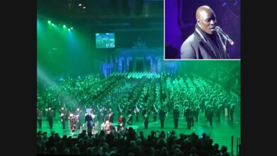 Carl Ellis Sings “Amazing Grace” with the Berlin Tattoo Ensemble