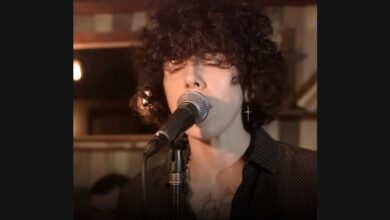 LP’s Live “Lost on You” Keeps Its Voice Close to the Arrangement