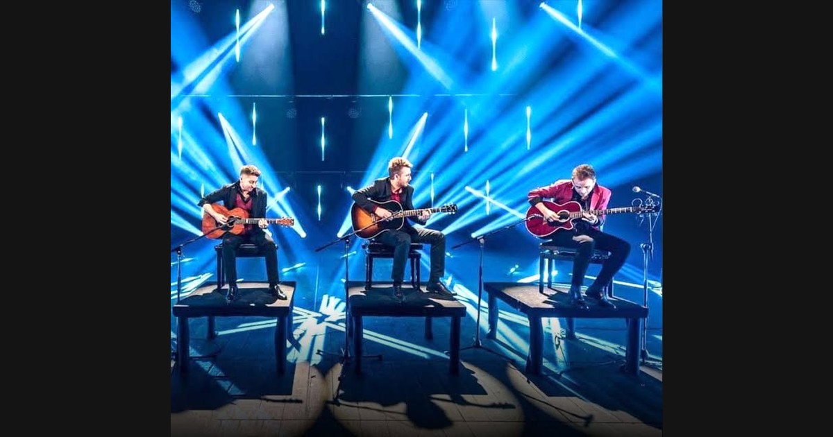 Four Guitars Give “Sultans of Swing” a Coordinated Acoustic Shape