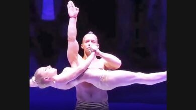 Duo Alansia Connect Balance and Movement in Their Statues Act