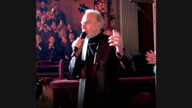 Diamond Shares “Sweet Caroline” at A Beautiful Noise’s Broadway Opening