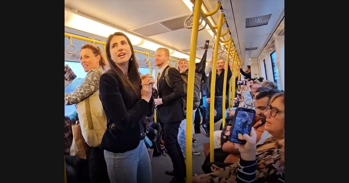 Alexander and Fellow Singers Bring “Loosen” into a Train Carriage