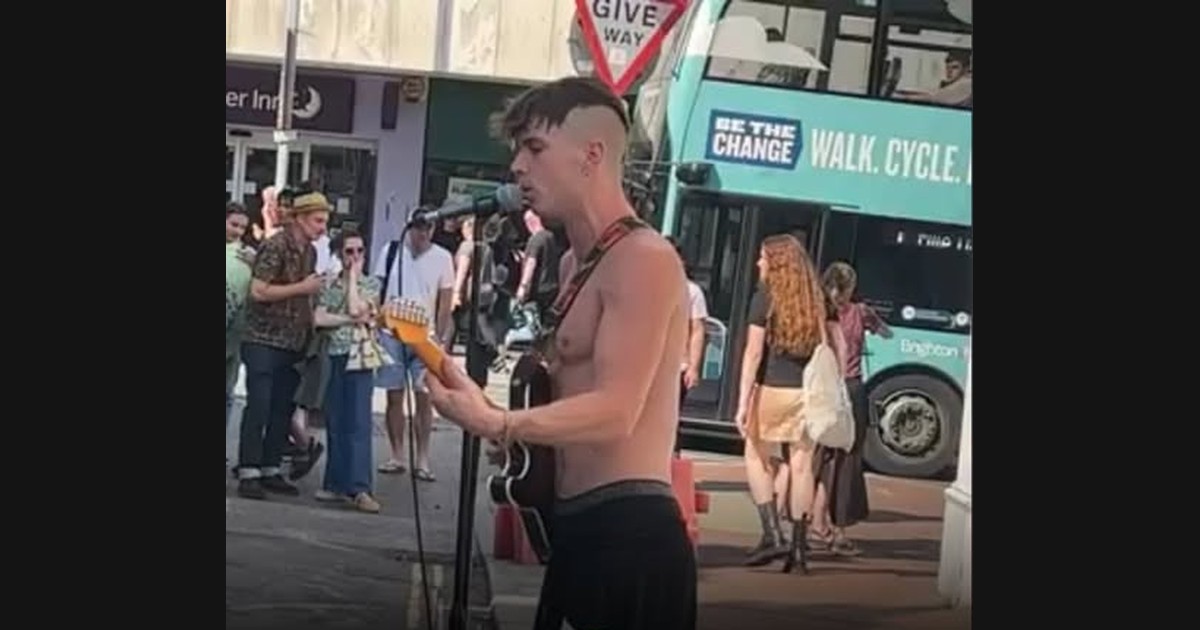 Ren Moves Two Nirvana Songs into a Brighton Street Set