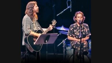 Violet and Dave Grohl Share Adele’s Ballad at an Oakland Benefit
