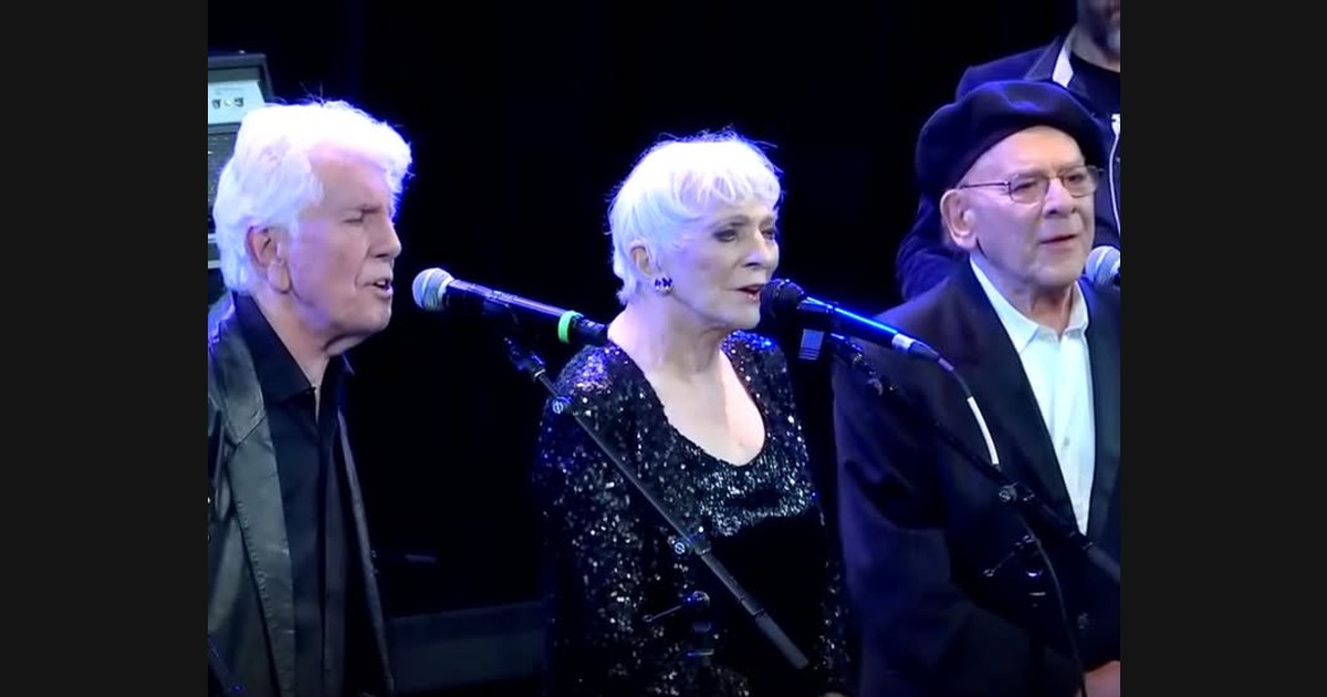 Nash, Collins and Garfunkel Share “Imagine” at a Lennon Tribute