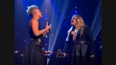 P!nk Joins Kelly Clarkson for “Just Give Me a Reason”