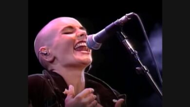 Sinéad O’Connor Sings “Nothing Compares 2 U” on Stage