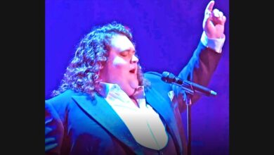 Jonathan Antoine Sings “Unchained Melody” in Concert
