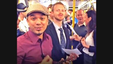 A Train Singalong Brings “Over the Rainbow” to Commuters