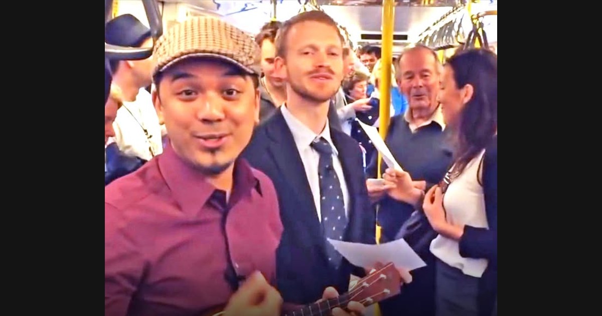 A Train Singalong Brings “Over the Rainbow” to Commuters