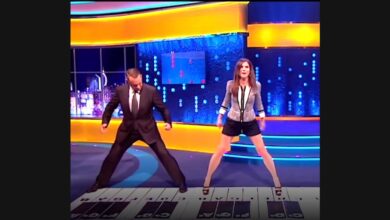 Tom Hanks and Sandra Bullock Play the Big Floor Piano