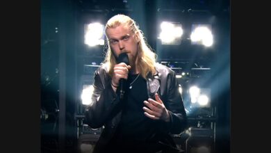 Damien Sings “The Sound of Silence” on The Voice Norway