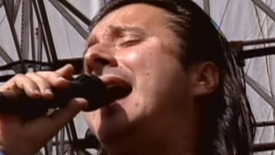 Steve Perry and Journey Share an Emotional “Faithfully” at Bill Graham’s Memorial