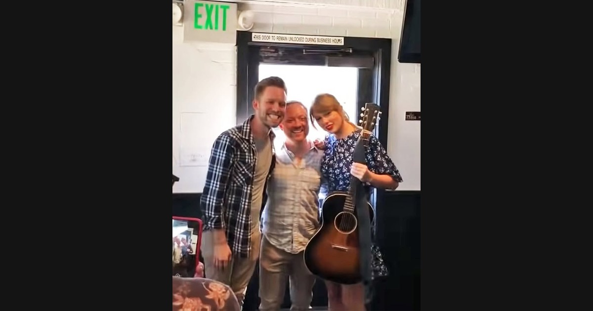 Taylor Swift Performs “King of My Heart” at an Engagement Party