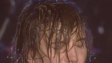 Goo Goo Dolls’ Rain-Soaked “Iris” in Buffalo Becomes an Unforgettable Live Moment