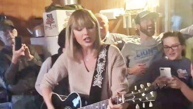 Taylor Swift Surprises 96-Year-Old WWII Veteran Cyrus Porter With a Christmas Visit