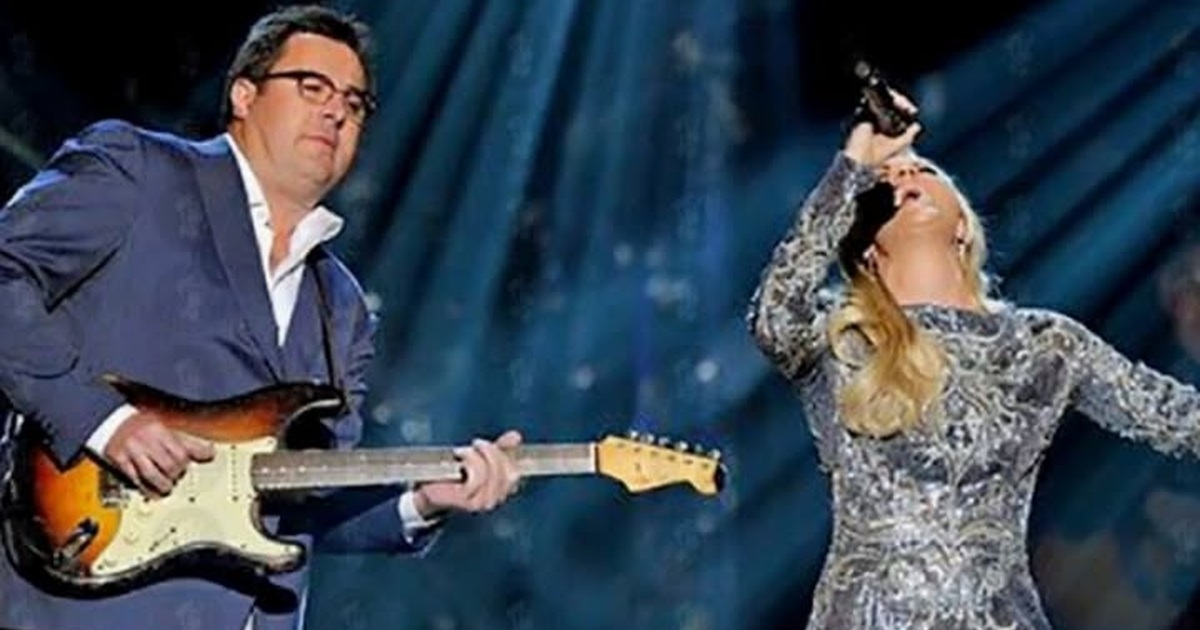 Vince Gill and Carrie Underwood’s Performance of ‘How Great Thou Art’ Leaves ACM Girls’ Night Out Audience Speechless in a Powerful Blend of Faith, Music, and Emotion